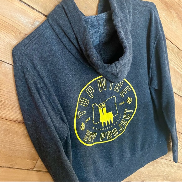 Top Wire Hop Project Llama Zip-up Gray Hoodie Sz Small, Unisex fit - Picture 2 of 13